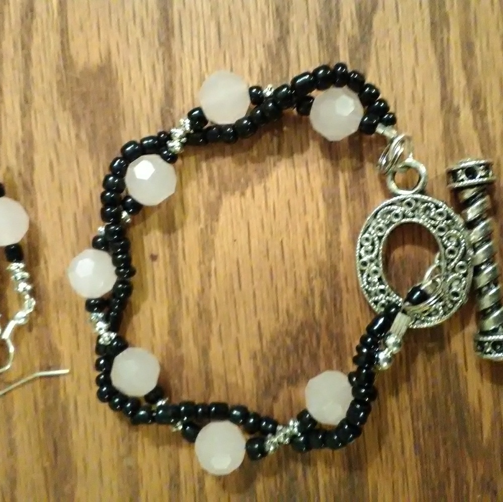 XLarge bracelet and earring set  9 1/2 to 10inches